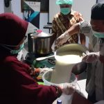 Guru dan Murid Al Azhaar Tulungagung – Pelatihan Teknologi Pengolahan Hasil Ternak Susu Menjadi Kefir